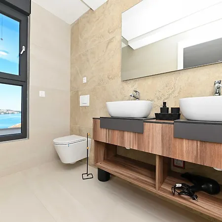 Oasis - Five Bedroom With Private Pool