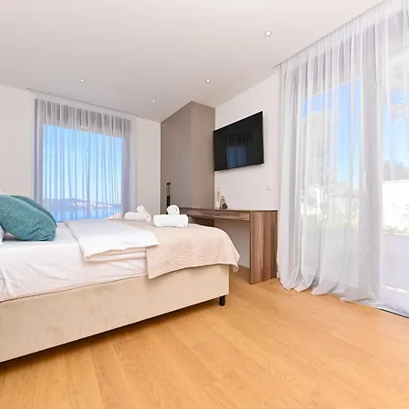 Oasis - Five Bedroom With Private Pool Villa