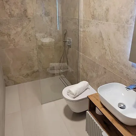 Oasis - Five Bedroom With Private Pool *