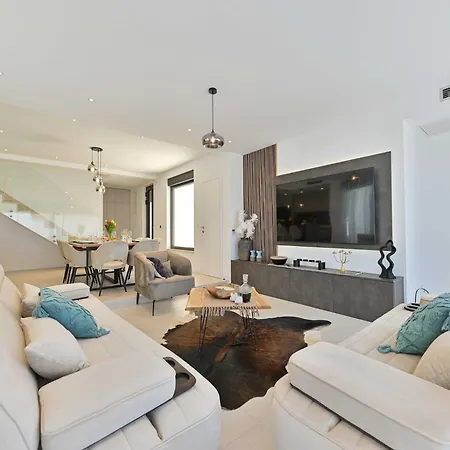 Oasis - Five Bedroom With Private Pool Villa *