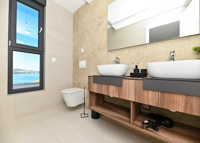 Oasis - Five Bedroom With Private Pool