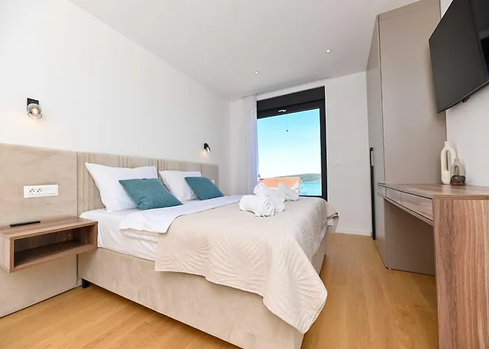 Oasis - Five Bedroom With Private Pool * Trogir