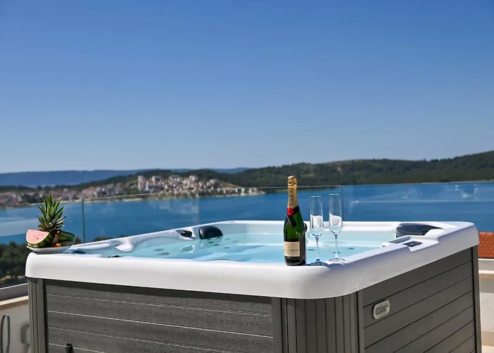 Вілла Oasis - Five Bedroom With Private Pool *