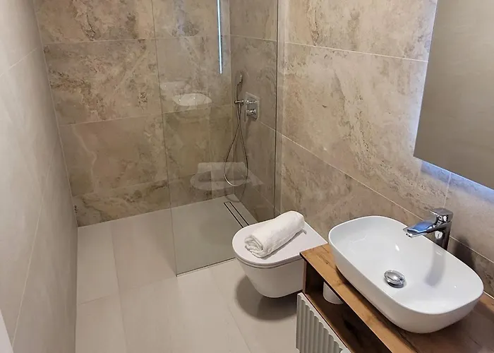 Oasis - Five Bedroom With Private Pool *