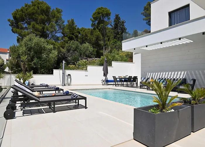 Oasis - Five Bedroom With Private Pool *