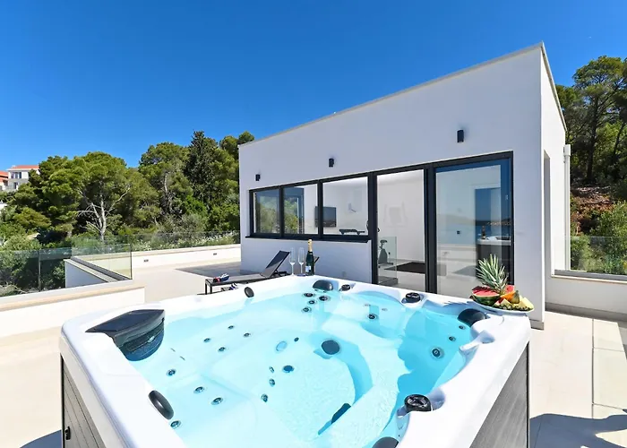 Oasis - Five Bedroom With Private Pool * Трогір