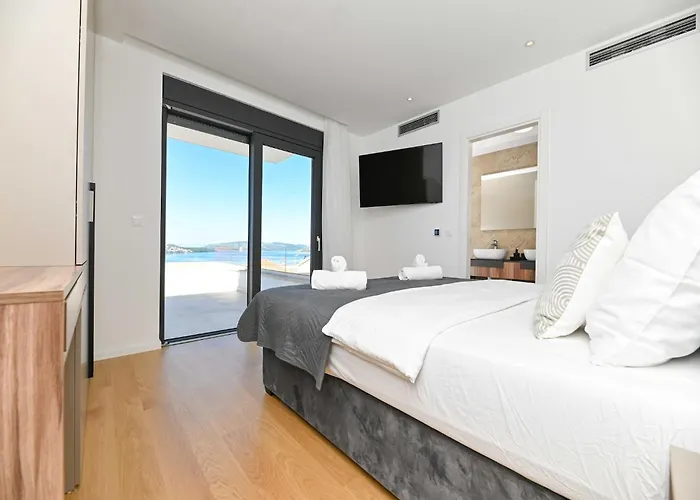 Oasis - Five Bedroom With Private Pool