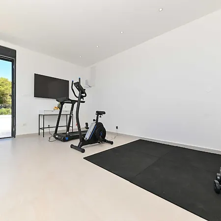 Oasis - Five Bedroom With Private Pool Villa Trogir