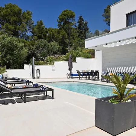 Oasis - Five Bedroom With Private Pool *