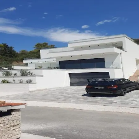Oasis - Five Bedroom With Private Pool Villa Trogir