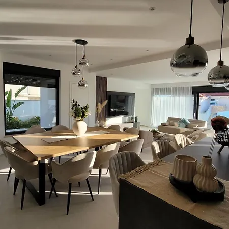 Oasis - Five Bedroom With Private Pool * Trogir