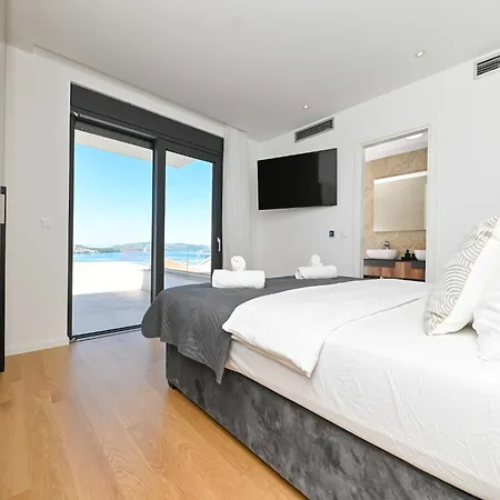 Oasis - Five Bedroom With Private Pool