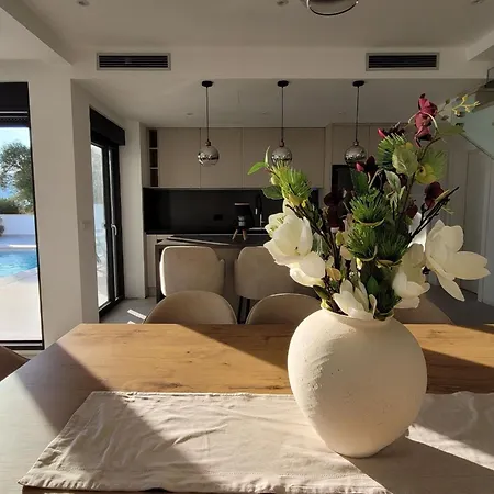 Oasis - Five Bedroom With Private Pool Villa