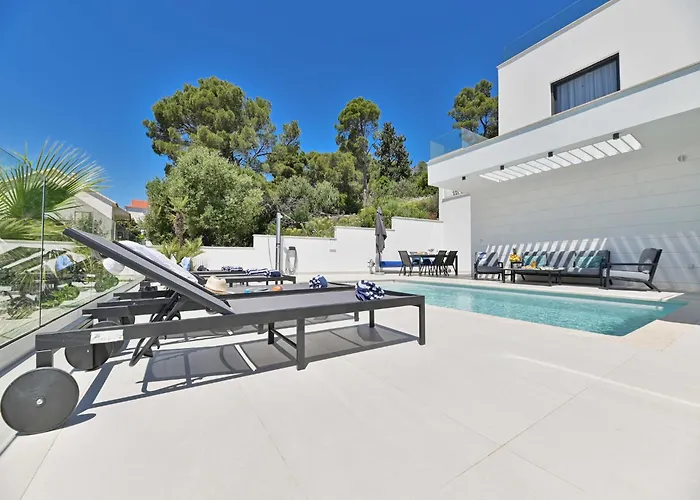 Oasis - Five Bedroom With Private Pool *