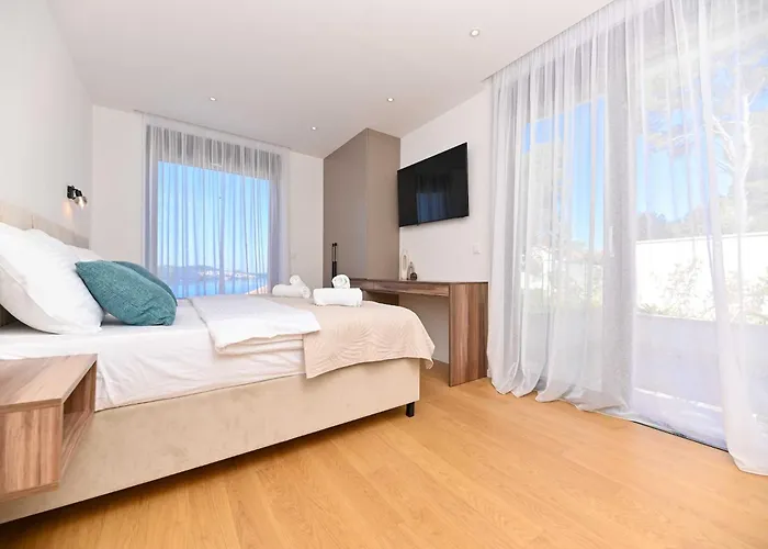 Oasis - Five Bedroom With Private Pool Villa