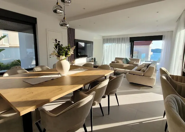 Oasis - Five Bedroom With Private Pool Villa *